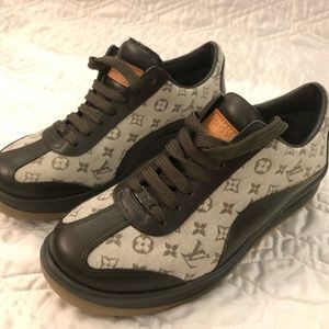 Louis Vuitton monogram sneakers brown